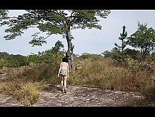 Trilha,  cachoeira e muito sexo em público!