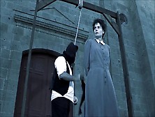 Hanging - Los Pechos de Paula