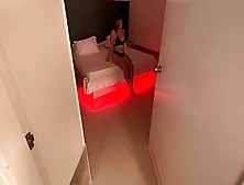 Pareja De Jovenes Follan Sin Condon En Habitacion De Hotel,  La Chica Esta Muy Sweet Y Su Culo Enamora