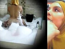 Zakia Star en ducha porn