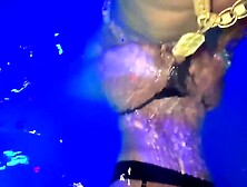 PORN ACTRESS IS EXPELLED FROM TOBACCO STORE AFTER RECORDING SEX MOVIE IN THE POOL