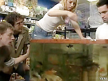 Lexi Belle - duy&ecirc;n d&aacute;ng d? d? kh&aacute;ch h&agrave;ng