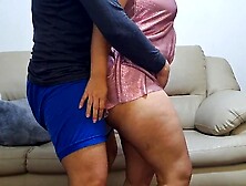 La Esposa de mi Amigo Bailando Roza su Culo con mi verga,  la puso durísima