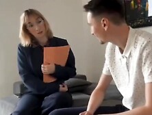 je baise une nounou lors de son recrutement