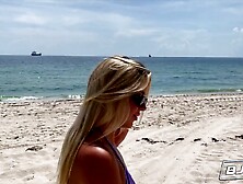 BJRAW Lola Cheeks' beachy oral job