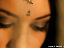 Exoitc Belly Dancing MILF