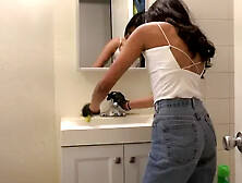 [voyeur Cam] Germaphobe Gf Scrubs My Bathroom During Covid 19