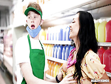 Kitten Latenight fucks in the produce section