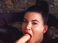 Thief in Latex Clothes Gets Facial -