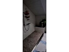 In die Dusche pissen