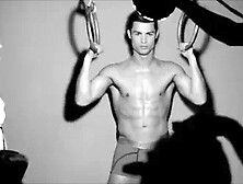 Momentos Sensuais Do Meu Macho Sacudo Cristiano Ronaldo.  Esse Daí É O Tipo De Gostoso Que Eu Deixo Me Foder,  Bater,  Cuspir E Jat