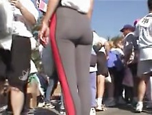 Hottest round ass of amateur sports woman on 04b