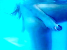 Nevena u bazenu Serbian