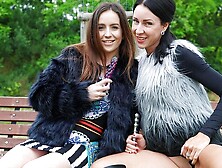 Телки мастурбируют на природе и сосут хуй