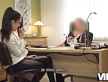 Elis Dark gets sloppy with agent in her first casting for money