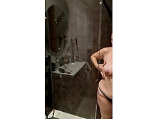 Melke meine milch Titten in der Dusche und Squiert auf den Boden