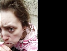 школьница с большими глазами страстно добывает из члена сперму чтобы полакомится этой вкуснятиной