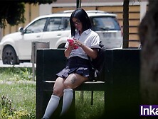 Inocente colegiala hispanic culona es llevada con mentiras a casa de un extraño para follar