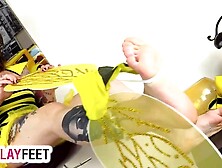 Flexible video with sensuous Bee from Cosplay Feet