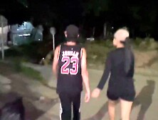 Me desnudo en la casa de un desconocido para que me folle bien duro,  ¡oh que rica verga tienes!