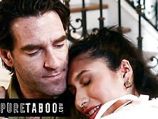 Cunning Delivery Guy Becomes Petite Penelope's Stepfather For Her Virginity