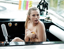 Carolina Sweets seducing the delivery boy