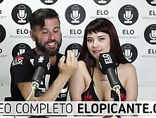 JOHA BETTINA CHUPA LA BANANA EN EL CUARTO PICANTE