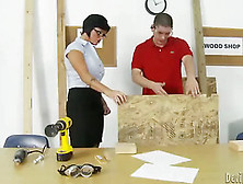 Похотливая учительница Шей Фокс любит трахаться со своими учениками