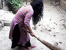 Desi Aunty Gets Anal Fuck in the Yard - Tight Pussy Doggy Style - Indian Mature Sex