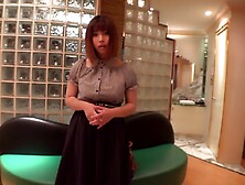 巨乳ボディの１９歳現役女子大生言葉巧みに下着を脱がしてハメ撮り