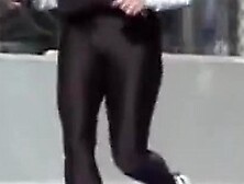 Hot amateur runner is pleasing me with candid butt 08r