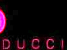 mi hermanastra me descubre viendo sus fotos sexys, historia completa- porno en español