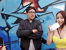 Thaina geeft een neukbeurt kado aan 1 van haar volgers