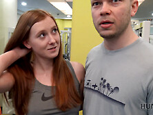 La Joven Y Bella Linda Ama Los Deportes,  El Dinero Y El Sexo