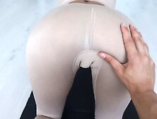 Я увидел как моя горячая мачеха занимается йогой и трахнул ее.