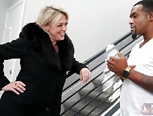 Blond Playgirl Dee Williams Sucks Rome Major's Boner And Gets Pounded!