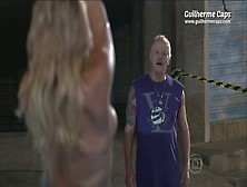 Laura Keller Pelada Em Pé Na Cova