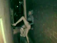 Amateurs fuck in alley outside of club