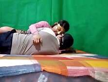 mi novio me descubre poniéndole los cuernos,  y nos observo mientras follaba intenso