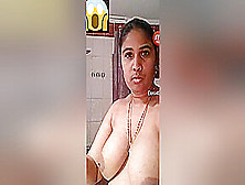 Today Exclusive- Mallu Bhabhi Showing Her Big Boobs