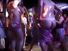 Elles sont tres chaudes