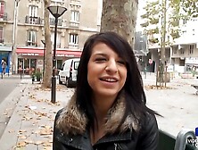 Jessica Shanice,  la jeune coquine veut se faire enculer en trio