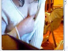 Amateur Webcam Gal Shows Her Tits