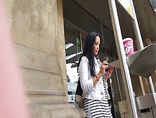 Geile Deutsche raucht am Bahnhof!