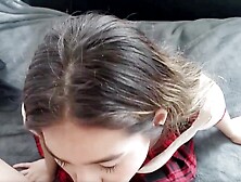 MI HERMANASTRA LLEGA DE ESTUDIAR CON SU UNIFORME HOT Y NO ME RESISTO A FOLLAR SU COÑO APRETADO HASTA SACARME TODA LA LECHE