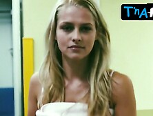 Teresa Palmer Backside,  Cupcakes Gig in The Grudge two