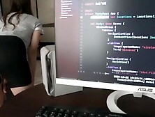 HER BEHIND WAS MORE INTERESTING...  - Via Hub