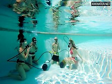 Eva and Jason's underwater babes dirt