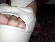 il bastrado prima mi infiamma la figa a colpi di lingua e poi mi riempie la faccia di sborra calda