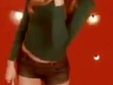 Doutzen Kroes striptease